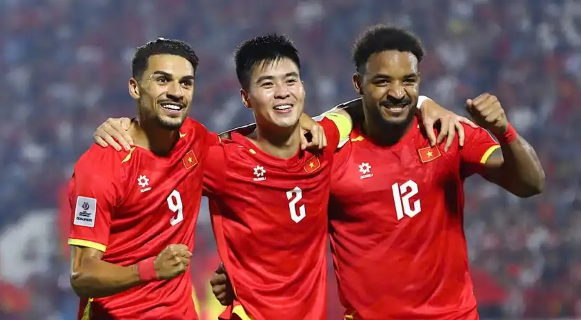 Tờ Yonhap News ca ngợi sự cân bằng ấn tượng giữa tấn công và phòng thủ của đội quân dưới quyền HLV Kim Sang-sik